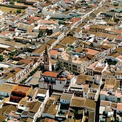 Vista_aérea_centro_urbano_Rociana_del_Condado